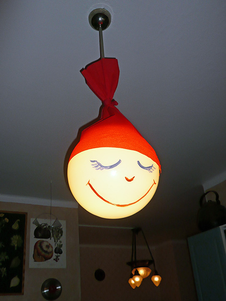 The kitchen lamp elf from back